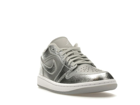Jordan 1 Low SE Metallic Silver Women’s Sneaker FN5030-001